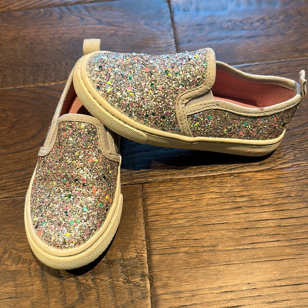 Girls shoes